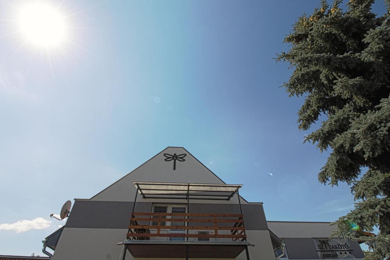 Hotel Szitakötő Panzió Tiszafüred Exterior foto